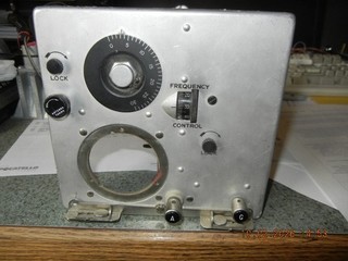 GF 1 ww2 radio for parts maybe an BC230? scr183 ? GF GR radios