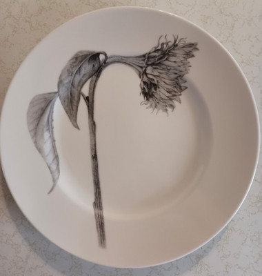 222 Fifth Botanica ''Sunflower'' 10 3/4'' Dinner Plates Fine China