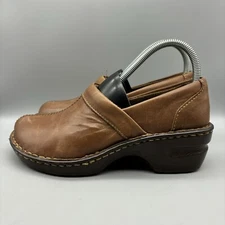 Magellan Outdoors Clogs Women’s Size 7.5 Brown Leather Slip On Shoes