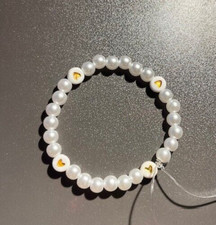 Wei&szlig;es Perlmuttarmband mit Herzen Handgemacht