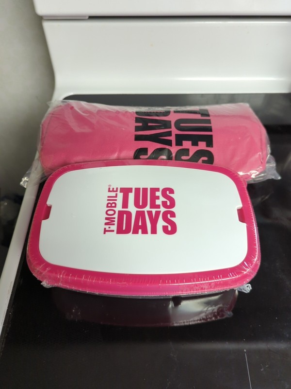 T-Mobile Tuesdays Cooler Shopping Tote Insulated Thermal Lunch Bag and lunch box
