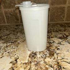 Vintage Tupperware Syrup Sweet Saver With Pouring Spout 