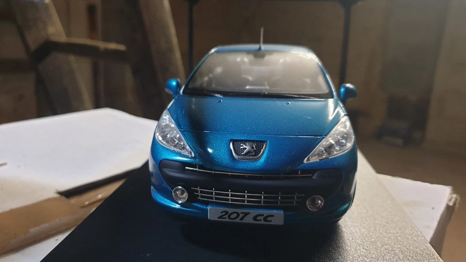 peugeot 207 cc 1/18 norev verte - Photo 2/4