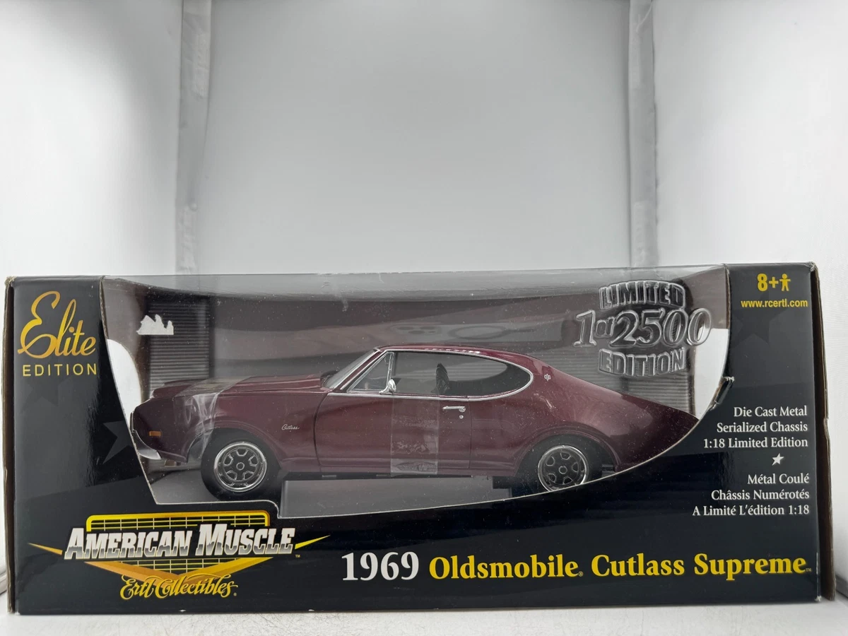 Miniature ERTL American Muscle - 1969 Hurst Oldsmobile H/O 455 #2957 - Rayures Blanches Et Or