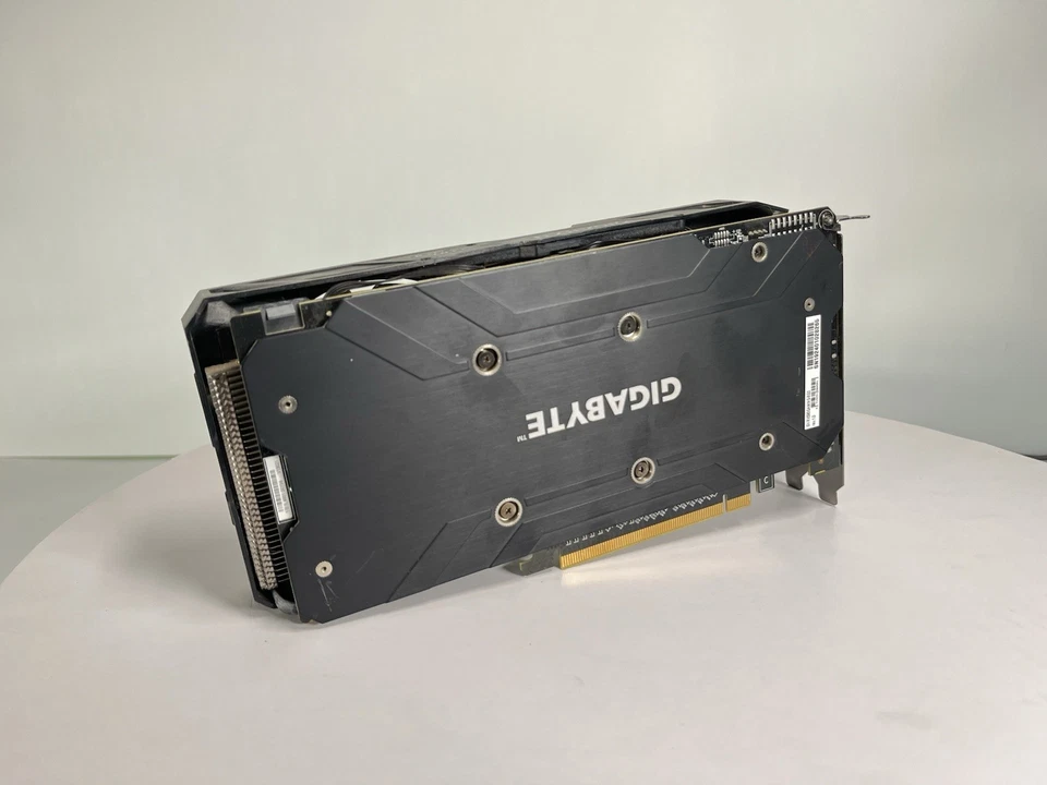 NO BOX: GIGABYTE Radeon RX 570 4GB Gaming 4G GDDR6 Graphics Card - Image 2 of 2