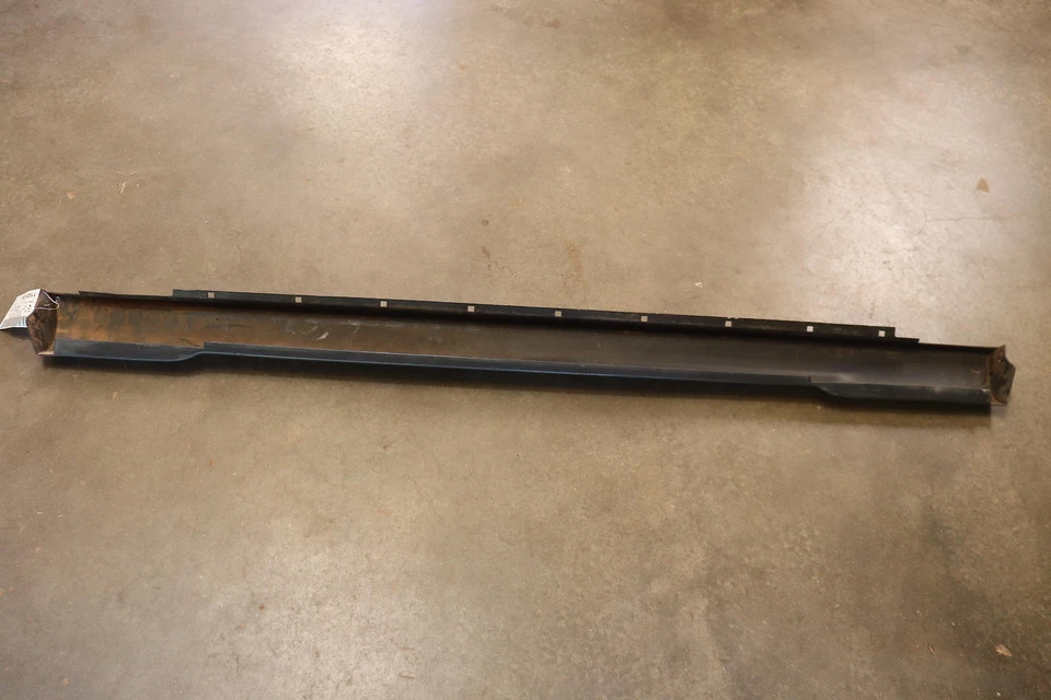 Jeep Grand Cherokee 2002-2003 lado del conductor izquierdo panel basculante faldón moldeado OEM Foto 3 de 4