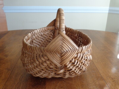 WOVEN SPLINT BUTTOCKS GATHERING BASKET