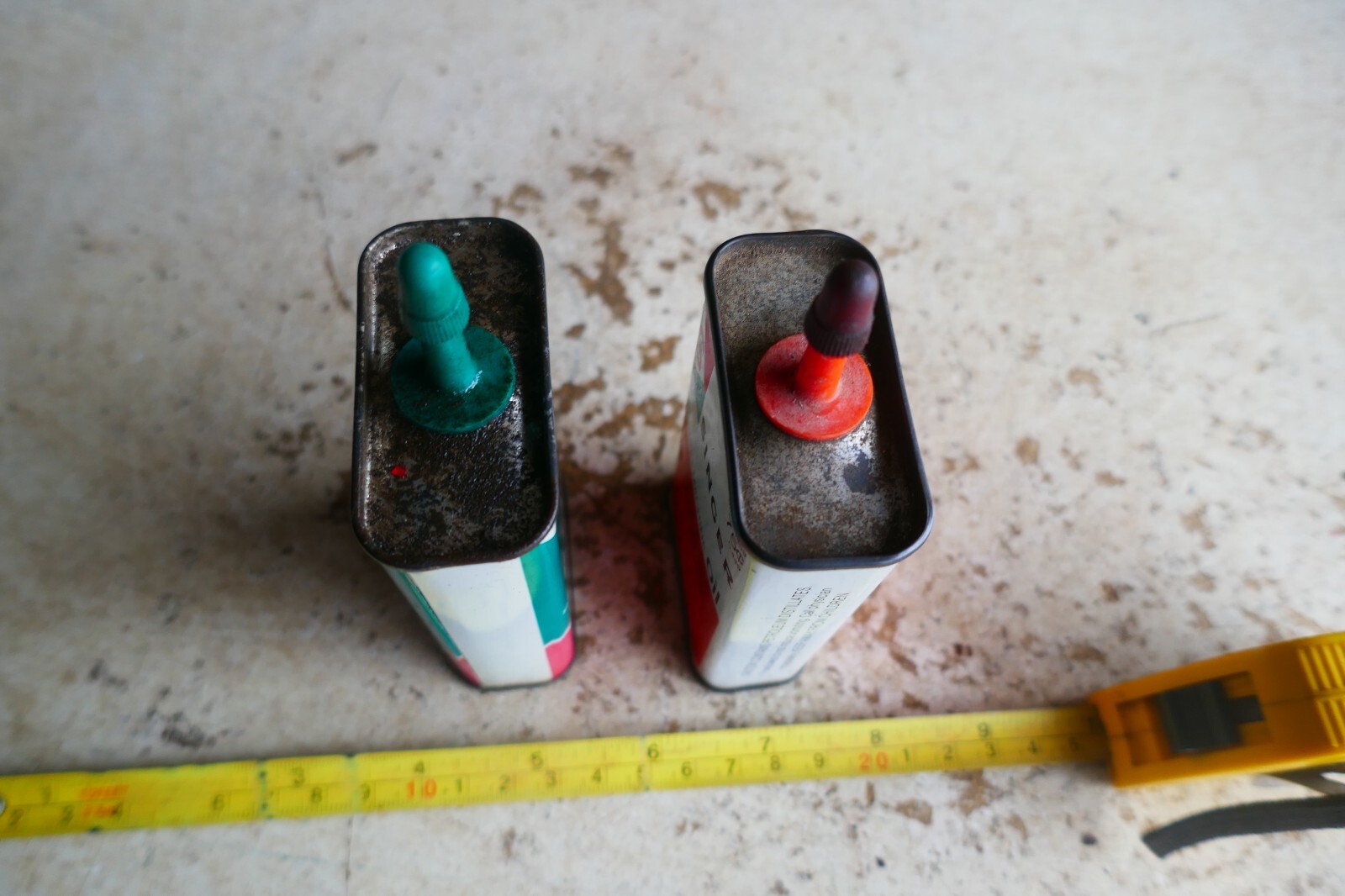 Vintage Pair Singer Sewing Machine Oil Cans Nice! Lot 25-18-5-ec