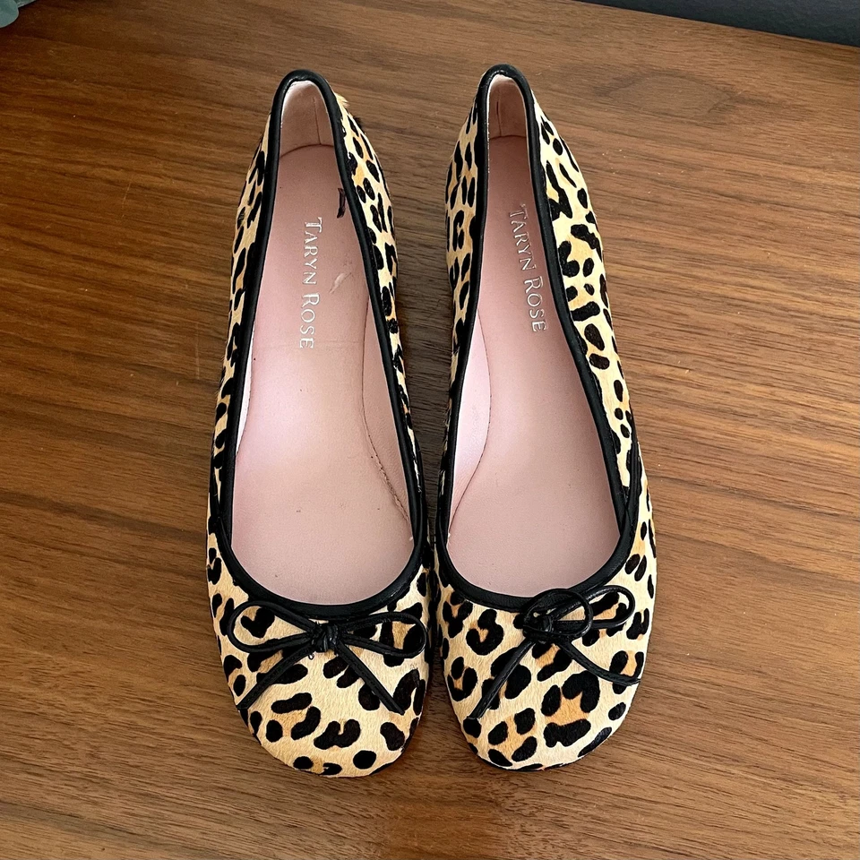 Taryn Rose Karumba Low Heel Wedge Leopard Print Calf Hair w/Bow 6 M - Image 3 of 4