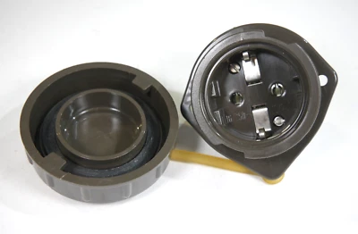 MENNEKES Schuko Steckdose Anbau WD mit Kappe (10803) | oliv | 250V~ | IP68