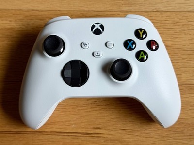 Microsoft Wireless Controller for Xbox Series X/S - Robot White - barely used 