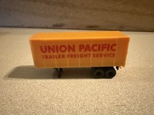 TYCO Union Pacific Trailer Freight Service HO Scale Semi Truck Enclosed Trailer