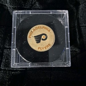Philadelphia Flyers Puck Viceroy Game NHL Rare Find Vintage Collector Hockey