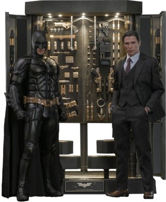 Hot Toys MMS750 1/6 Batman Armory mit Bruce Wayne 2.0 Neu