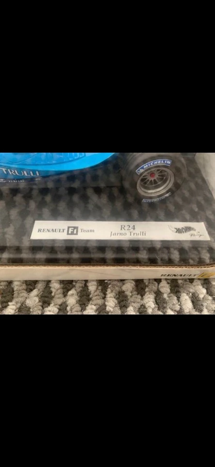 Renault F1 R24 2004 1/18 Jarno Trulli ""Mild Seven"" raro coleccionable Foto 3 de 3
