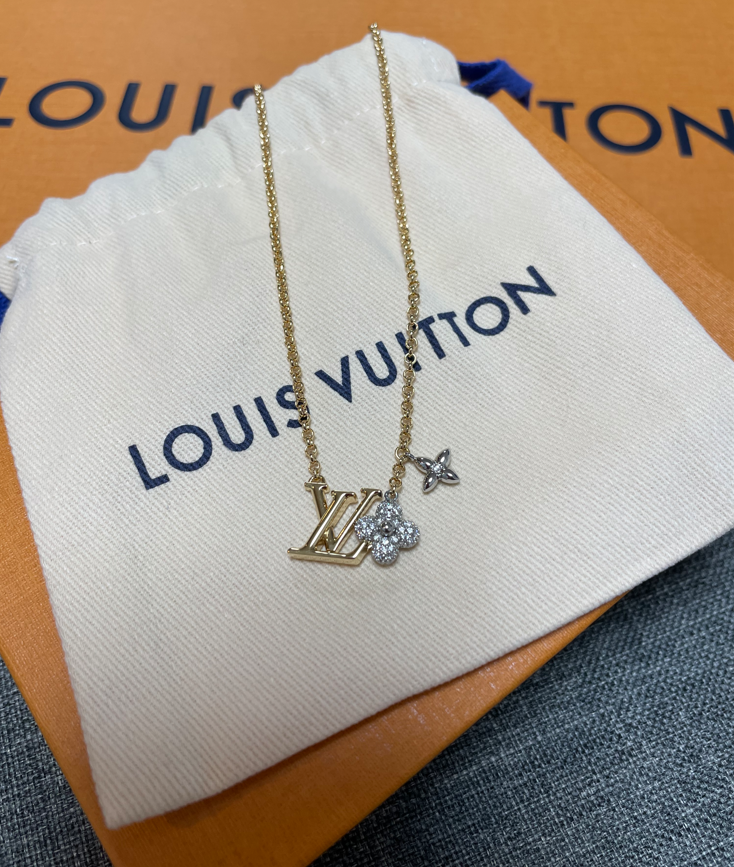 Louis Vuitton フラワーチャーム ゴールド/ホワイト s-l1200.png