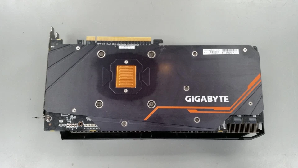 GIGABYTE Radeon RX VEGA 64 GAMING OC 8GB HBM2 Graphics Card - Image 2 of 4