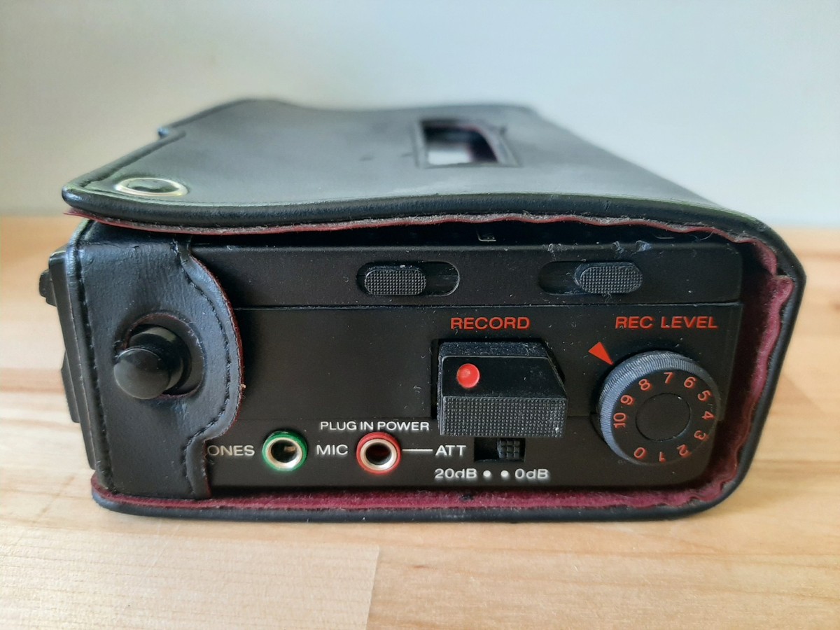 SONY WALKMAN WM-D6C用　純正 革ケース Sony Walkman Professional WM-D6 Black Leather Case