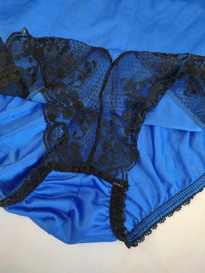 Vintage 80s Blue Silky Nylon Floral Lace Hi-Cut Teddy Snap Crotch Lingerie 4XL - Image 4 of 4