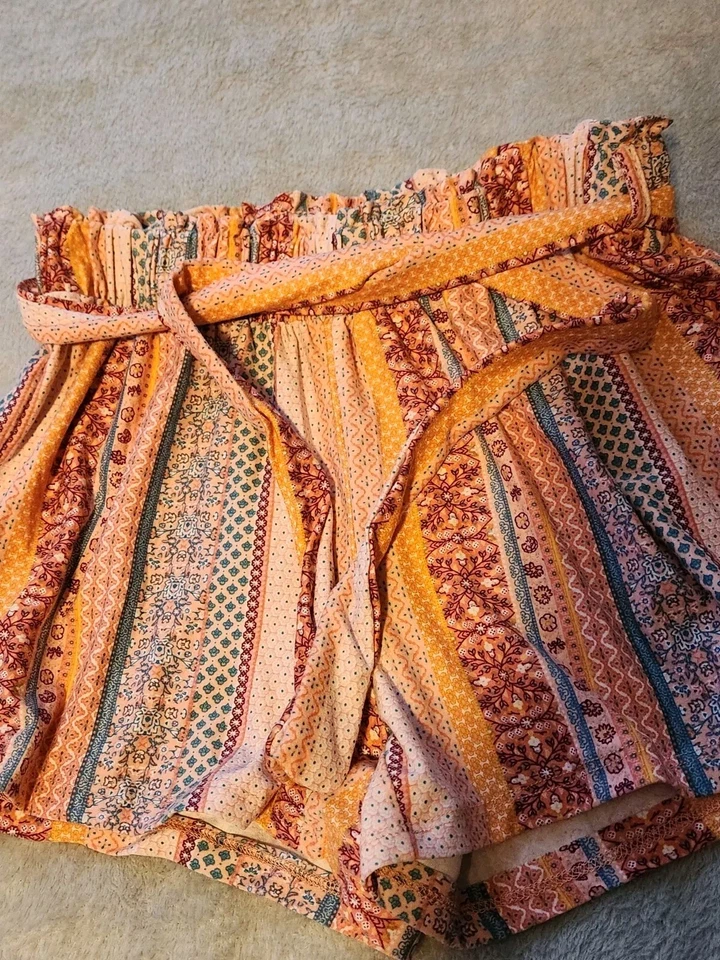 Bobbie Brooks Super Soft Small Shorts Stretch Boho Floral Stripe Belted - Image 2 of 4