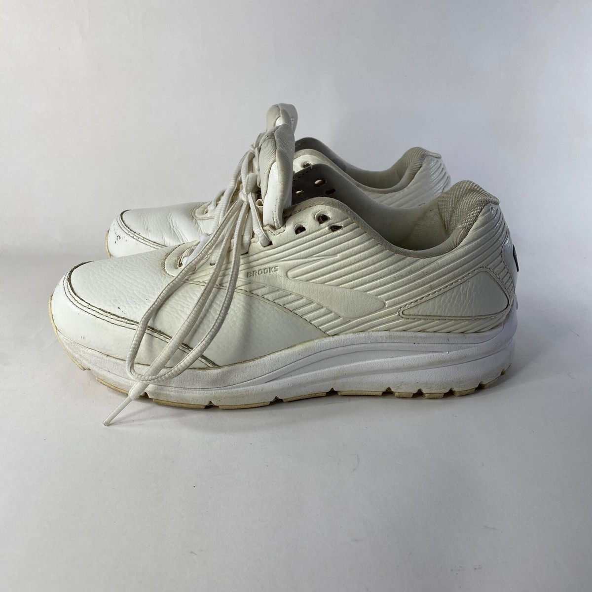 Brooks Shoes Womens Wide D Addiction Walker Leather White