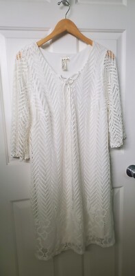 EMMA & MICHELE White Lined Eyelet Dress 3/4 Length Sleeves Cover Up Runs Small