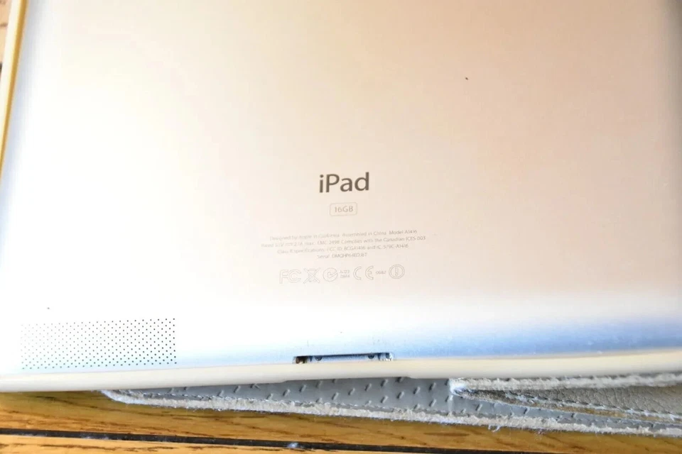 Apple iPad A1416 3rd Gen 16GB WiFi 9.7” Silver Reset & Unlocked  - VGC - Image 4 of 4