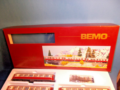 BEMO H0m #7272114:''4 Salonwagen der Rhätischen Bahn rot/creme''...Top