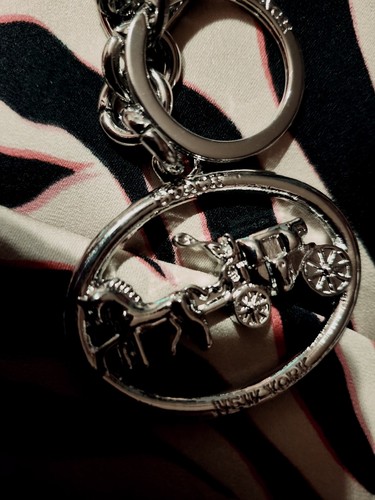 Neu ohne Etikett Schlüsselanhänger Schlüsselring Anhänger Silber Signatur Pferd und Buggy - Bild 5 von 5