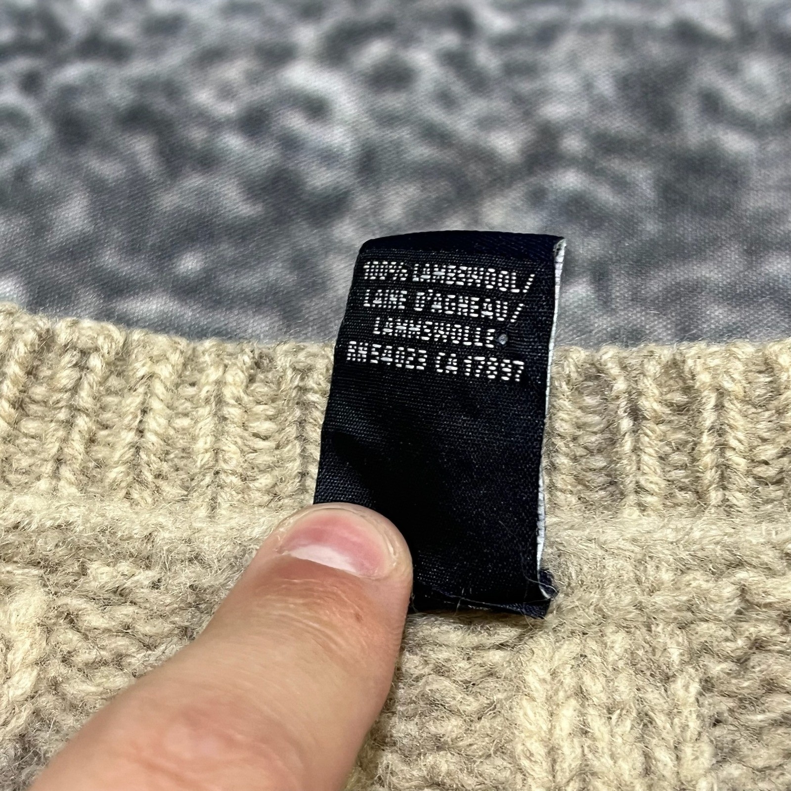 Vintage Gap Lambswool Sweater Cable Knit Size Med… - image 5