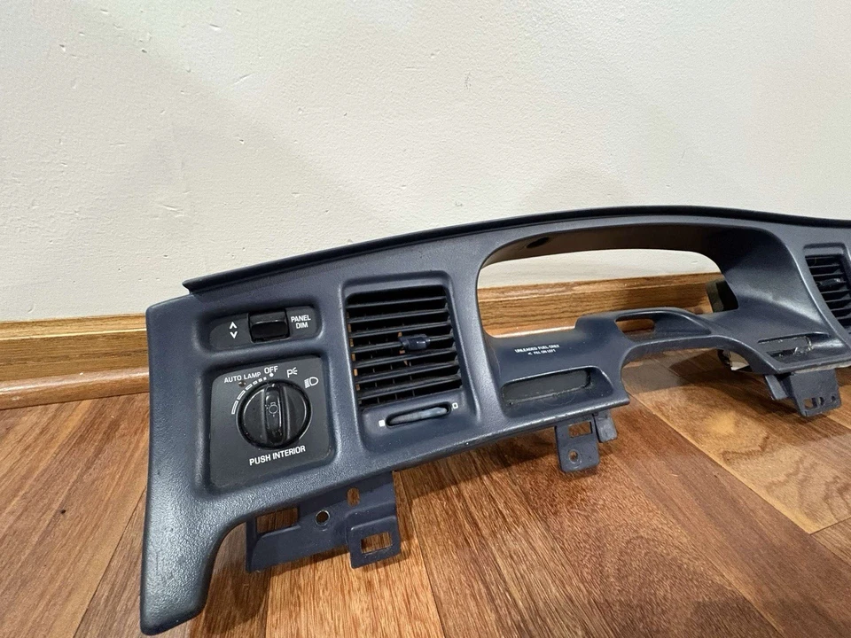 Lincoln Town Car 1995-1997 tablero embellecedor velocímetro racimo radio bisel Foto 2 de 4