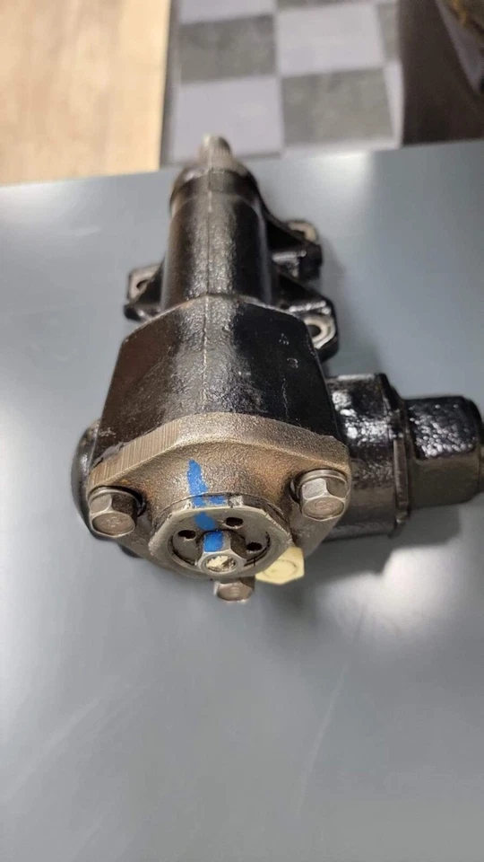 1984 Mazda Rx7 steering box and column - Image 3 of 4