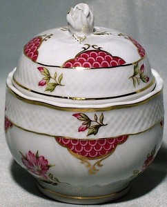 Hollohaza Bonbonniere/Trinket Box - "Henriette" Pattern - Round (NOS)