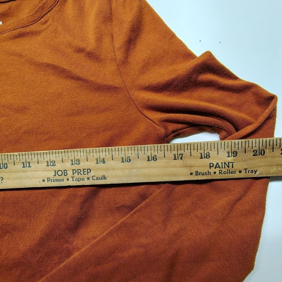 Camiseta ultra suave A New Day naranja óxido para mujer camiseta manga larga mediana Foto 3 de 4