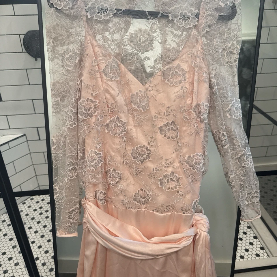 Vestido vintage de encaje y rosa Foto 4 de 4