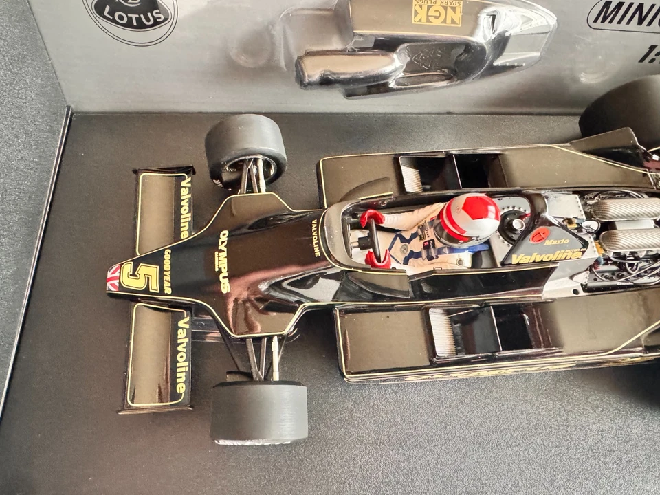 F1 Lotus Ford 79 Mario Andretti world champion 1978 Minichamps 1/18 - Photo 3/4