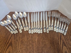 Vintage International China Heartland pattern 24pc Silverware Set