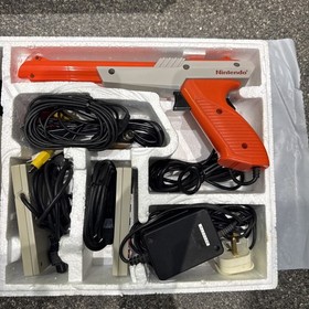 Nintendo Entertainment System NES-001 Action Set Console Bianca Buone Condizioni 