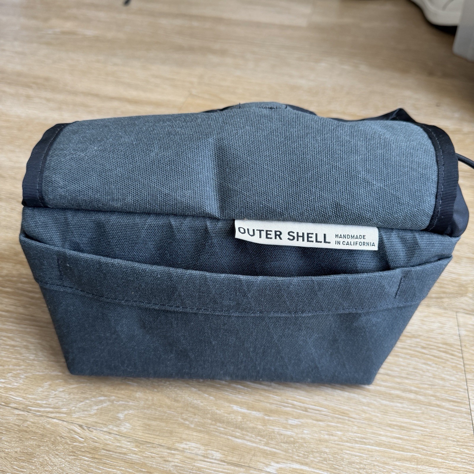 (Pre-owned) Outer Shell Drawcord Handlebar Bicycle Bag Gray 2020 (69.95 USD)