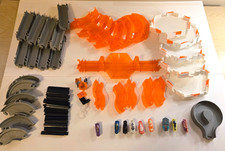 LARGE LOT HEXBUG Nano Playset w/ Tracks  Accessories  9 Bugs