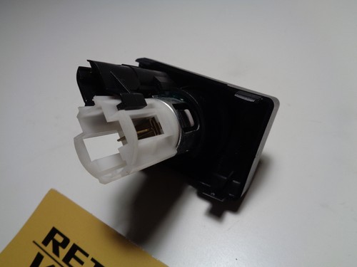 VW Corrado (Early Spec) - Cigarette Lighter / 12V Outlet With Surround Trim - Picture 11 of 15
