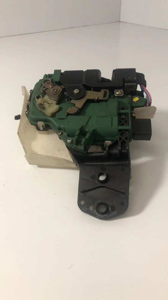 Volkswagen Passat 2003 O/S cerradura puerta delantera derecha 3B0837868 A150 Foto 3 de 4