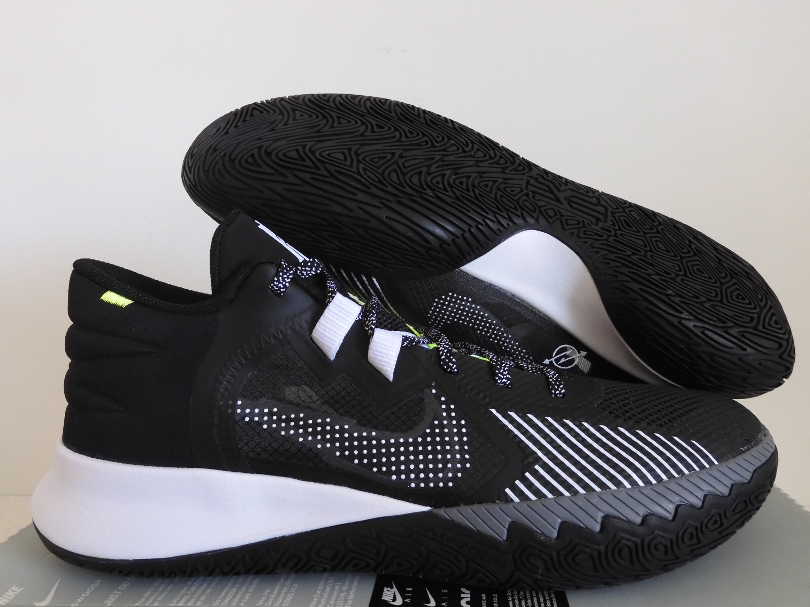 Nike Kyrie Flytrap V Black White Anthracite Basketball Shoes CZ4100-002 Mens 10 Nike Kyrie Flytrap V Men`s Size 6.5 12 13 14 CZ4100 002  main image 3