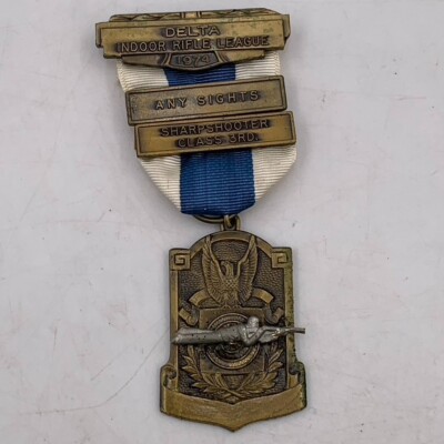 VTG Delta Indoor Rifle League 1975 Metallic Sharpshooter Medal Award Pin Badge