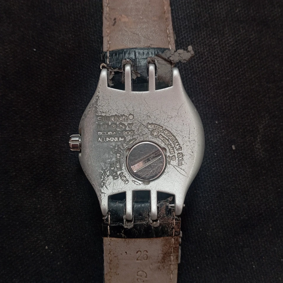 Reloj Swatch Irony Scuba 200 Swiss Hora/Fecha esfera azul vintage Foto 3 de 4