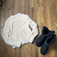 Peachy Womens Fuzzy Sweater        Size XXS Future Collection