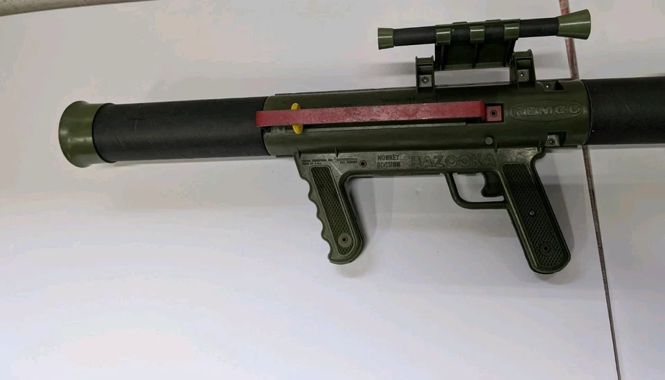 1960's Remco Monkey Division Bazooka Booby Trap Jonny Seven Insert Lot - Image 2 of 4