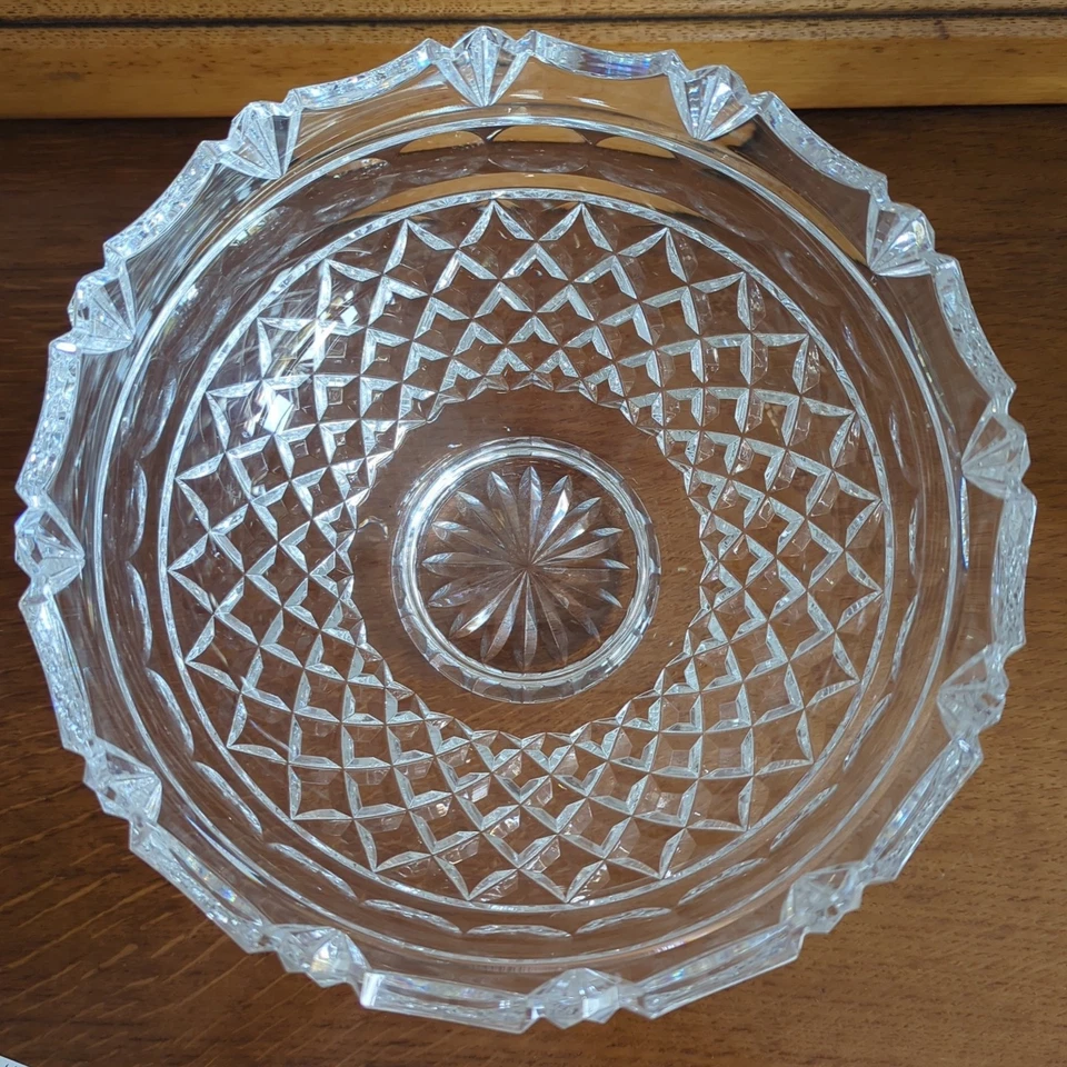 Rare Waterford Crystal King Of Ulster Pattern Large Glass Bowl 25cm dia. Signed - Image 2 of 4