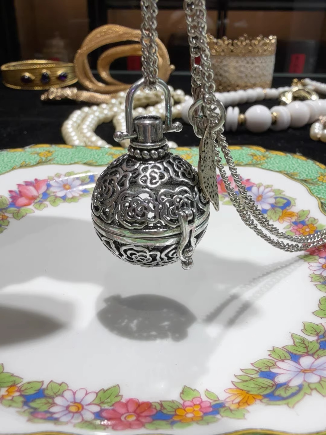 Pretty Silver Coloured 'Aromatherapy' Necklace / … - image 1