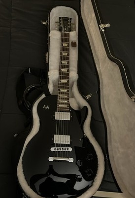 Gibson Les Paul Studio Worn Ebony with Hardcase